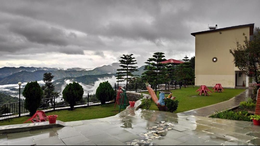 Mist N Meadows Resort Rajgarh  Exterior photo