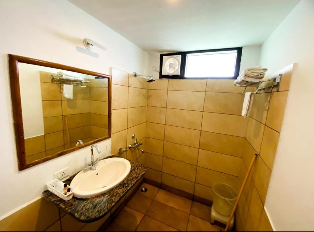 Mist N Meadows Resort Rajgarh  Room photo